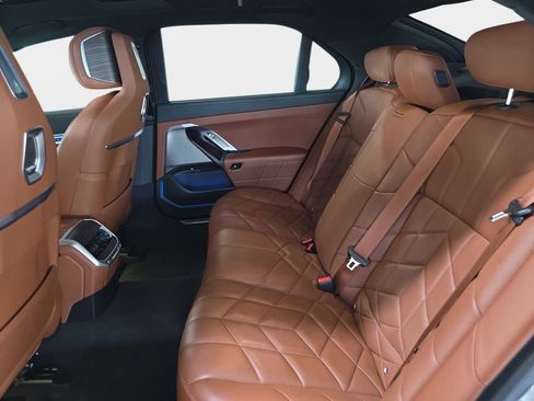 Used 2023 BMW 740i w/ Parking Assistance Package RWD image 14