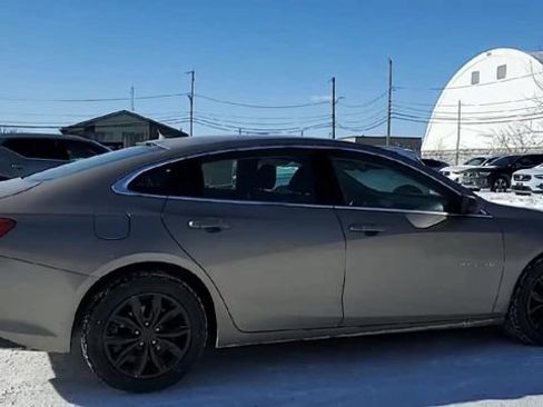 Used 2025 Chevrolet Malibu LT image 9