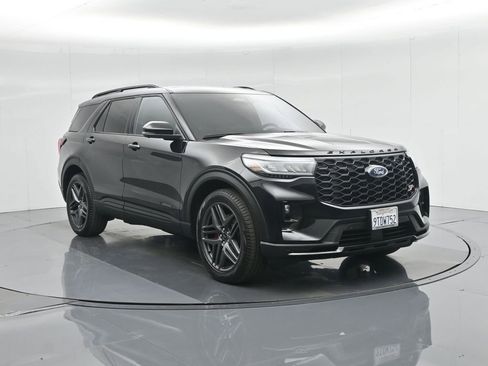 Used 2025 Ford Explorer ST image 62