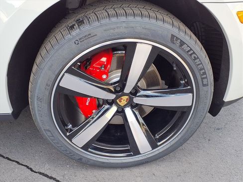 New 2025 Porsche Macan S image 33