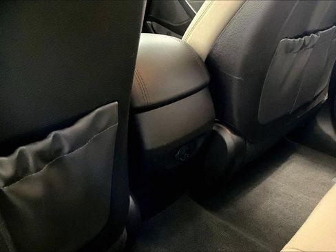 Used 2017 Hyundai Santa Fe Sport FWD image 25