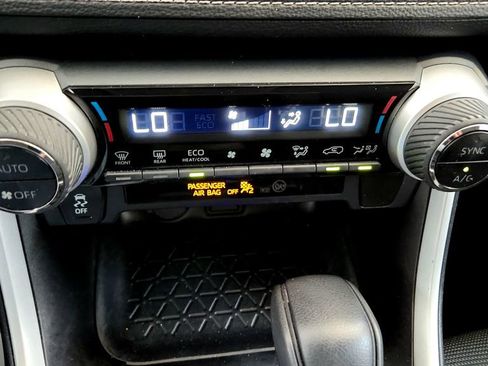 Used 2021 Toyota RAV4 LE w/ Carpet Mat Package (TMS) AWD/4WD image 30