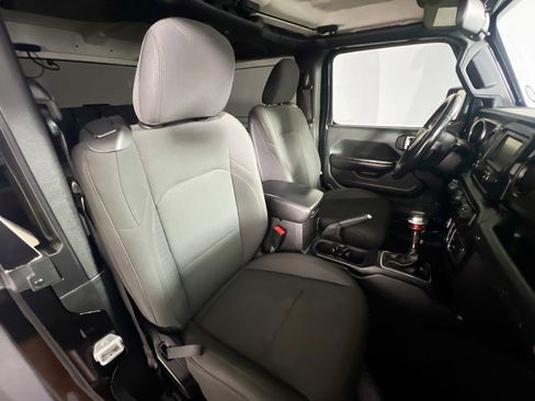 Used 2018 Jeep Wrangler Sport image 31