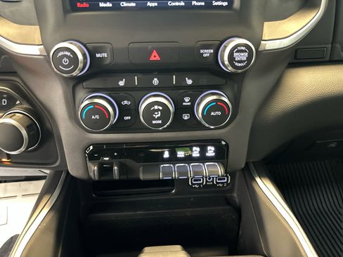 Used 2020 RAM 1500 Big Horn AWD/4WD image 17