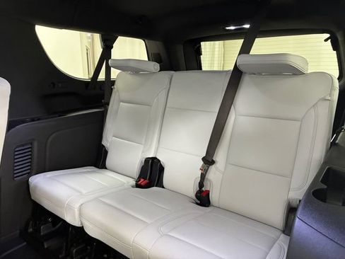 Certified 2025 Chevrolet Suburban Premier AWD/4WD image 18