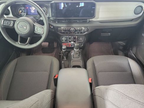 Used 2025 Jeep Gladiator Willys image 14