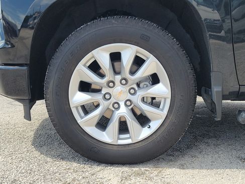 Used 2025 Chevrolet Silverado 1500 Custom RWD image 2