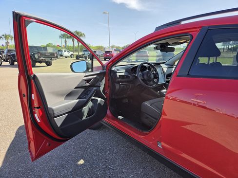 Used 2024 Subaru Crosstrek 2.0i Premium image 11