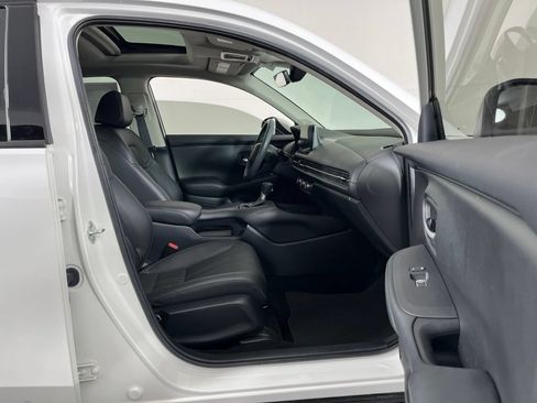 Certified 2025 Honda HR-V EX-L image 6
