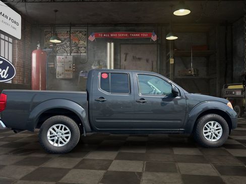 Used 2014 Nissan Frontier SV w/ SV Value Truck Package image 7