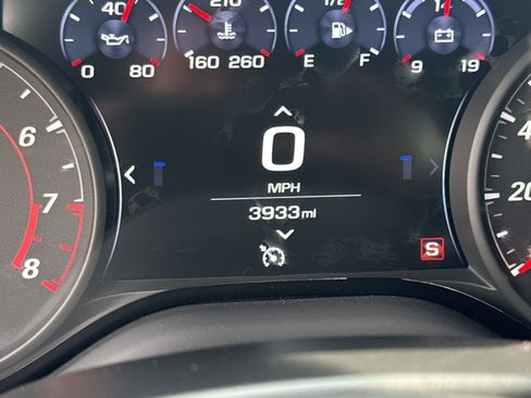 Used 2024 Chevrolet Camaro LT RWD image 4