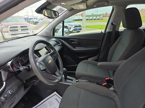Used 2018 Chevrolet Trax LS image 6