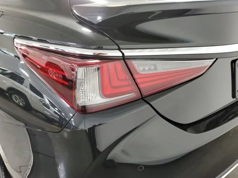 Used 2021 Lexus ES 250 w/ Premium Package AWD/4WD image 31