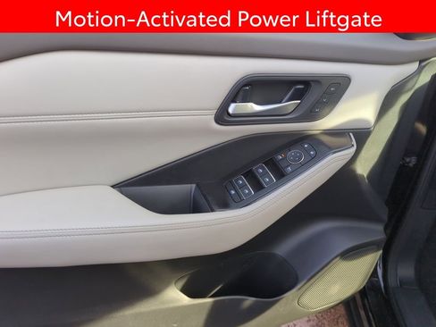 Used 2024 Nissan Rogue SL w/ SL Premium Package image 8