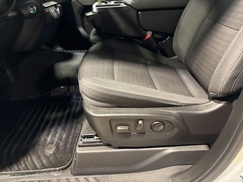 Used 2022 Chevrolet Silverado 1500 Custom AWD/4WD image 22