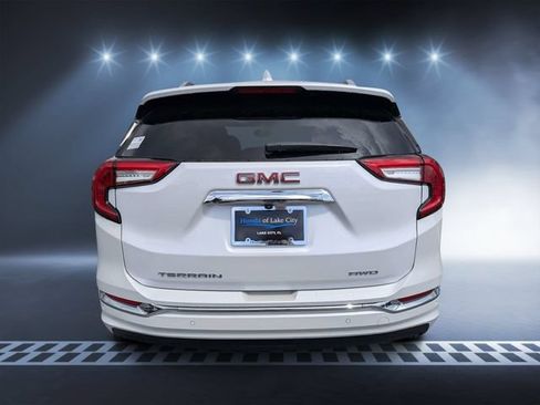 Used 2023 GMC Terrain Denali AWD/4WD image 4