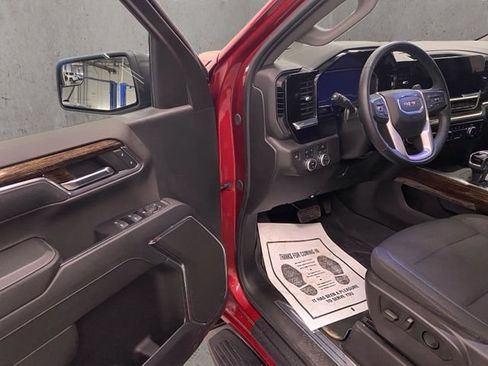 Used 2024 GMC Sierra 1500 Elevation w/ LPO, Elevation Black Package AWD/4WD image 19
