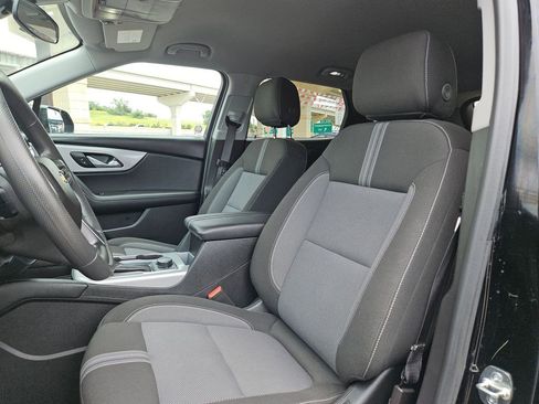 Used 2025 Chevrolet Blazer LT FWD image 16