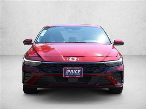 Used 2024 Hyundai Elantra Limited FWD image 2