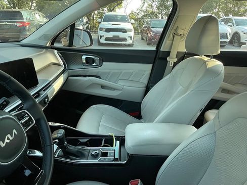 Certified 2025 Kia Sorento SX FWD image 7