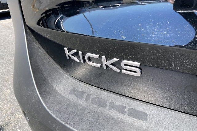 Certified 2025 Nissan Kicks SV FWD image 7
