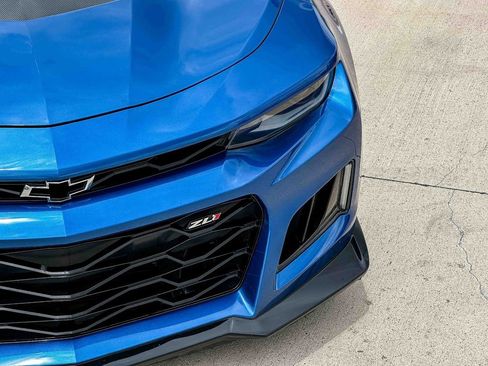 Used 2017 Chevrolet Camaro ZL1 RWD image 11