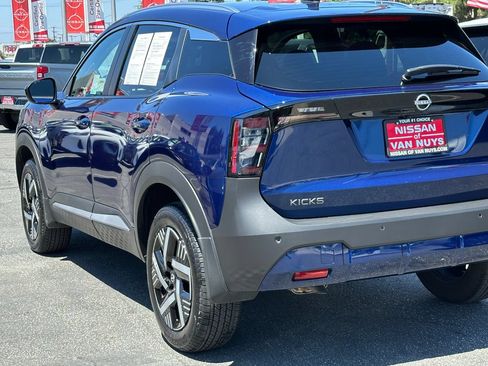 Used 2026 Nissan Kicks SV FWD image 5