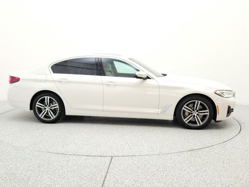 Used 2023 BMW 530i w/ Convenience Package RWD image 4