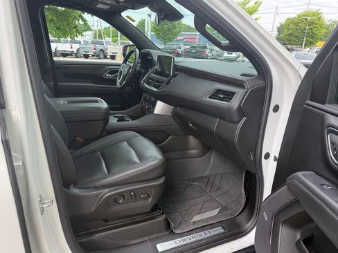 Used 2024 Chevrolet Suburban LT w/ LT Signature Plus Package AWD/4WD image 17