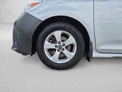 Used 2020 Toyota Sienna LE FWD image 9