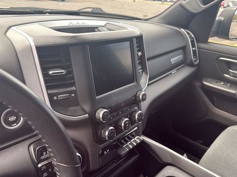 Used 2022 RAM 1500 Big Horn AWD/4WD image 3
