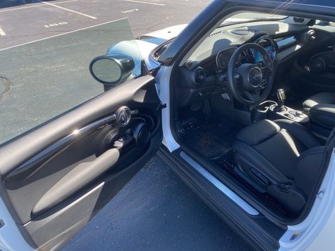 Certified 2024 MINI Cooper SE image 10