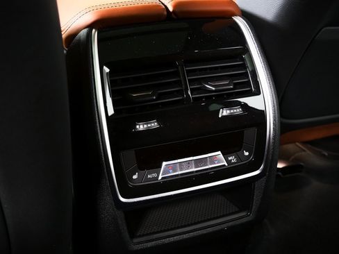 Used 2022 BMW X5 M50i w/ Executive Package image 21