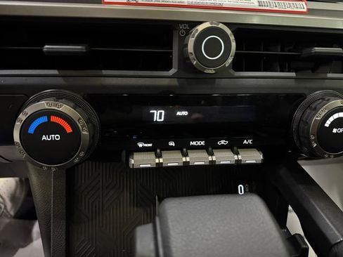 Used 2025 Toyota Tacoma TRD Off-Road AWD/4WD image 19