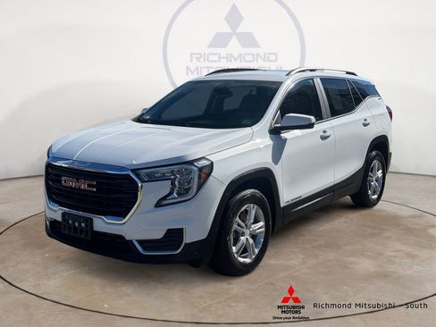 Used 2023 GMC Terrain SLE w/ Driver Convenience Package image 7