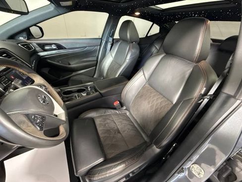 Used 2020 Nissan Maxima SR w/ Sport Mat Group FWD image 15