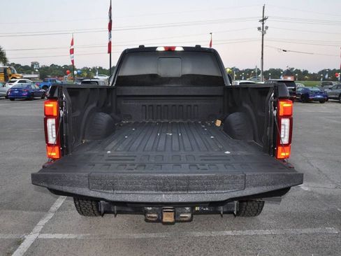 Used 2022 Ford F350 Platinum w/ FX4 Off-Road Package image 21