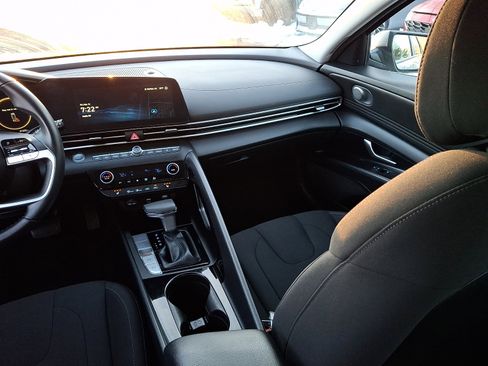 Certified 2023 Hyundai Elantra SEL w/ Convenience Package image 16