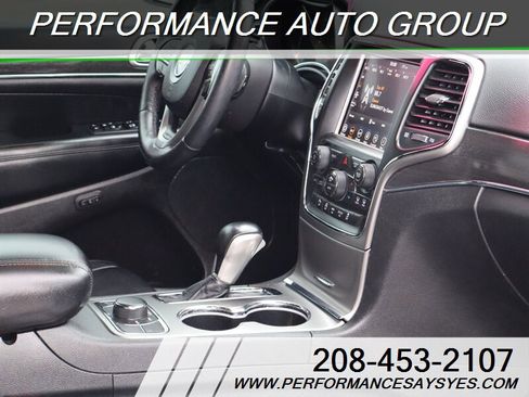 Used 2018 Jeep Grand Cherokee Limited image 12