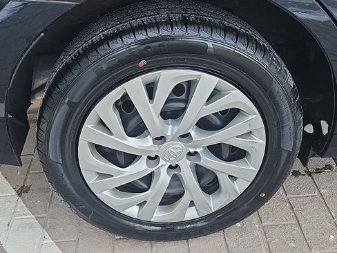 Used 2019 Toyota Corolla LE image 23