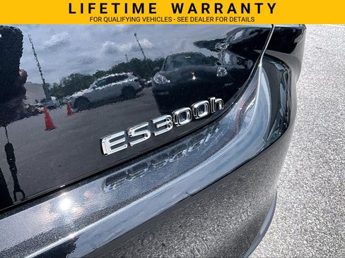 Used 2024 Lexus ES 300h Ultra Luxury w/ Accessory Package (Z2) FWD image 8
