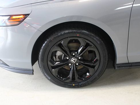 Used 2025 Honda Accord SE image 4