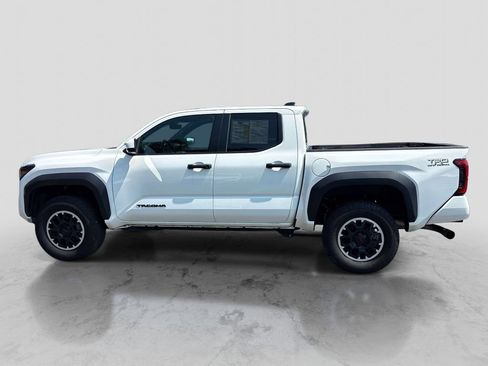 Used 2024 Toyota Tacoma TRD Sport AWD/4WD image 2