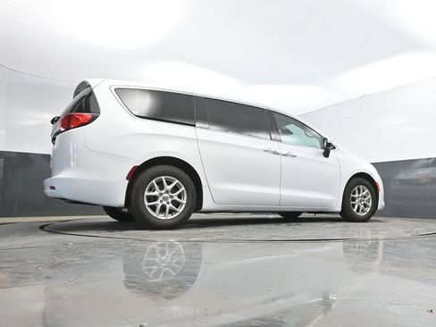 Used 2023 Chrysler Voyager LX FWD image 47