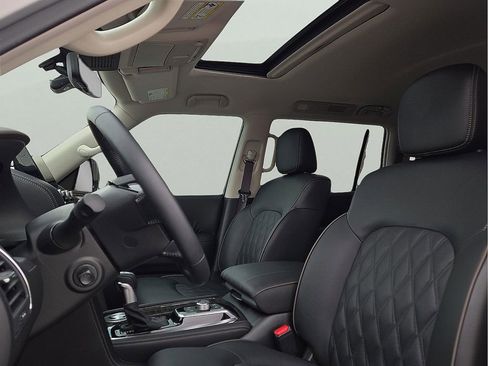 Used 2024 Nissan Armada Platinum w/ Captain's Chairs Package image 15