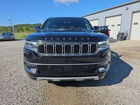 Used 2024 Jeep Wagoneer Series II w/ Flexible Seating Group AWD/4WD image 2