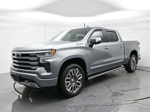 Used 2024 Chevrolet Silverado 1500 High Country image 3