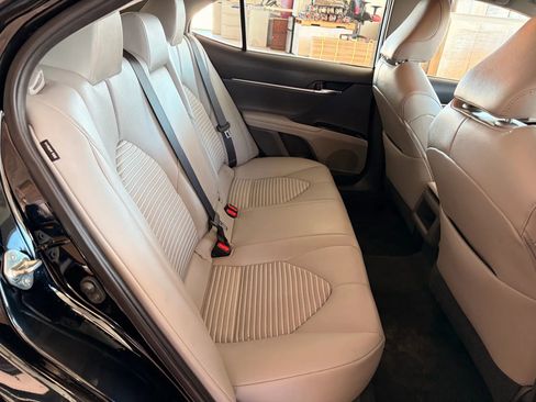 Used 2019 Toyota Camry SE image 21