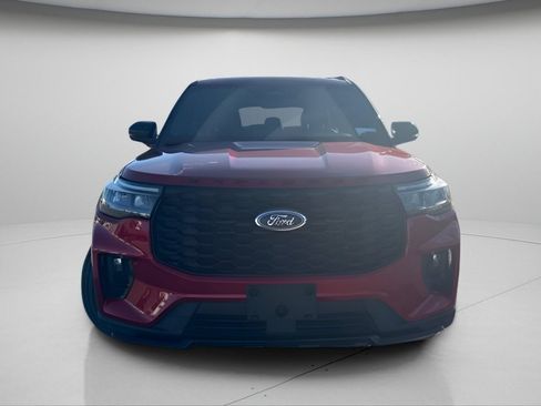 Used 2025 Ford Explorer ST-Line w/ ST-Line Street Pack AWD/4WD image 4