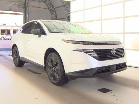 Used 2025 Nissan Murano SV AWD/4WD image 2